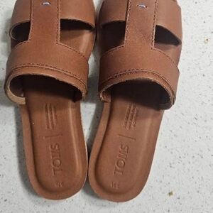 TOMS Tan Leather Seacliff Sandals